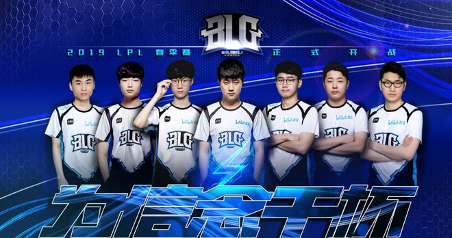 她在赛后采 她在赛后采