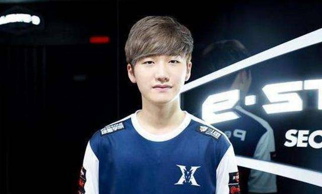 足阵容至关 足阵容至关