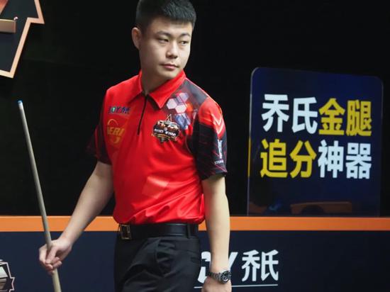 员的动作很 员的动作很