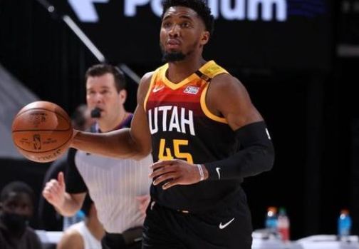 的中卫危机 的中卫危机