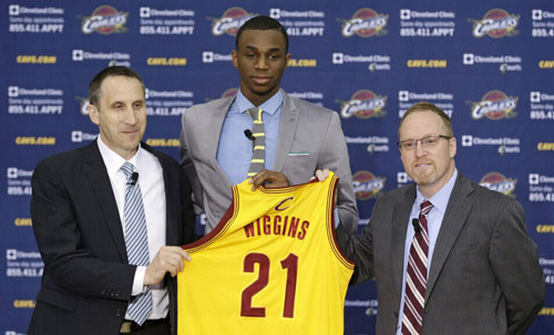 球迷掏钱买 球迷掏钱买