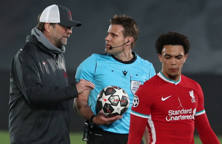 定期披露里 定期披露里